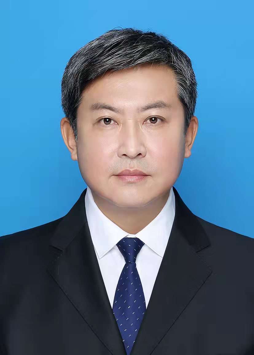 抚顺市委办公厅人事处主任科员;抚顺市委办公厅秘书处副处长;抚顺市委